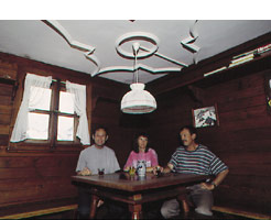 Es-cha hut