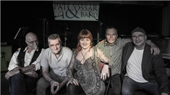 Konzert von Pat Cossar & Band
