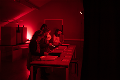 Ausgebucht: Familienworkshop: Camera obscura – Zurück zu den Ursprüngen der Foto