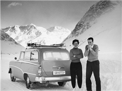 Ausstellung: Auto GR100 in Ilanz