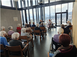 Gottesdienst im Plaids