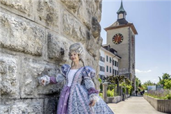 Perücken und Puder, Parfum und Parasiten