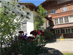 Begrüssungsapéro im Volksmusighus St. Antönien