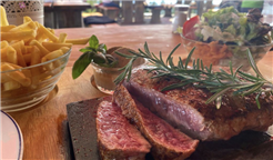 Entrecote auf heissem Stein