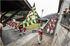 Kirchweihe Ferden mit Aufzug der Herrgottsgrenadiere
