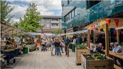 Kronenplatz Sommermärit