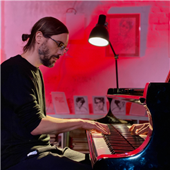 Hauke Ströh (DE): This Island (Solo Piano)