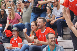 ROSA FUSSBALL GARTEN
