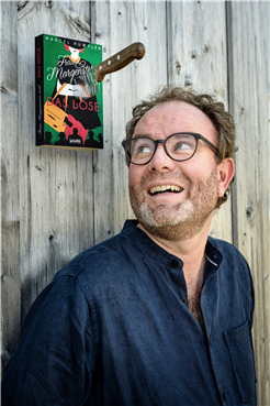 Marcel Huwyler ''mit seinen Mordsfiguren auf Lesetour...''