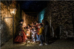 Taschenlampenführung durch die Burg