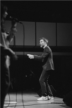 Vocal & Rhythmic Playground: Experimentierfreude mit Julian Knörzer (DE)