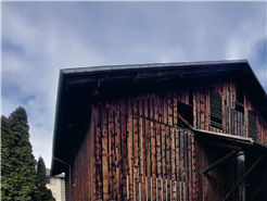 Ausstellung ''Zeitgenössische Kunst und lokale Kulturgüter aus der Val Schons''