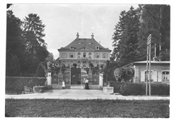 Plakatausstellung ''Gestern und heute - 250 Jahre Schloss Ebenrain Sissach''